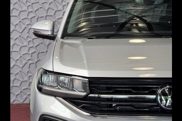 Volkswagen T-Cross 2.056KM! 116PK (18'' R-LINE LMV) AFN.TREKHAAK CAMERA VIR.COCKPIT STOELVERW. ADAP.CRUISE LMV CARPLAY 2025 "Volkswagen rijden begint bij Topautos.nl – 75 topmodellen direct op voorraad!"