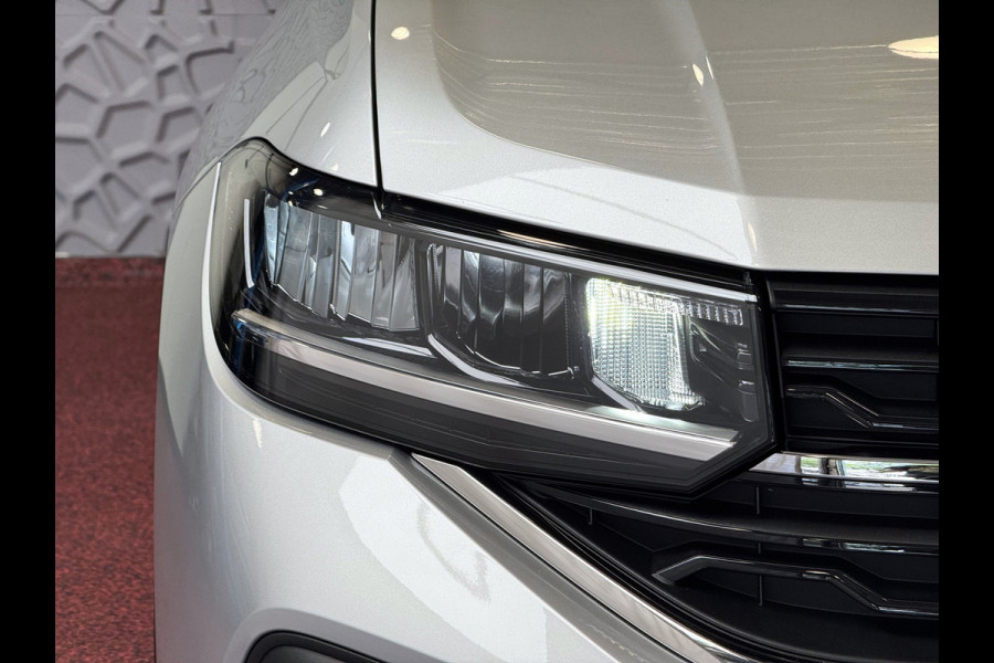 Volkswagen T-Cross 2.056KM! 116PK (18'' R-LINE LMV) AFN.TREKHAAK CAMERA VIR.COCKPIT STOELVERW. ADAP.CRUISE LMV CARPLAY 2025 "Volkswagen rijden begint bij Topautos.nl – 75 topmodellen direct op voorraad!"
