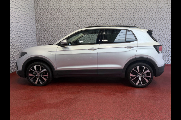 Volkswagen T-Cross 2.056KM! 116PK (18'' R-LINE LMV) AFN.TREKHAAK CAMERA VIR.COCKPIT STOELVERW. ADAP.CRUISE LMV CARPLAY 2025 "Volkswagen rijden begint bij Topautos.nl – 75 topmodellen direct op voorraad!"
