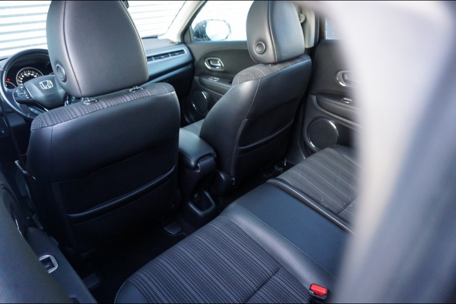 Honda HR-V 1.5 i-VTEC Executive TREKHAAK | PANO | NAVI