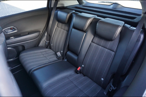 Honda HR-V 1.5 i-VTEC Executive TREKHAAK | PANO | NAVI