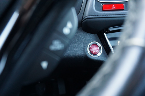 Honda HR-V 1.5 i-VTEC Executive TREKHAAK | PANO | NAVI