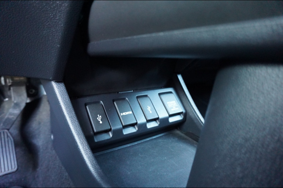 Honda HR-V 1.5 i-VTEC Executive TREKHAAK | PANO | NAVI