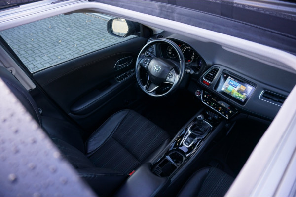 Honda HR-V 1.5 i-VTEC Executive TREKHAAK | PANO | NAVI