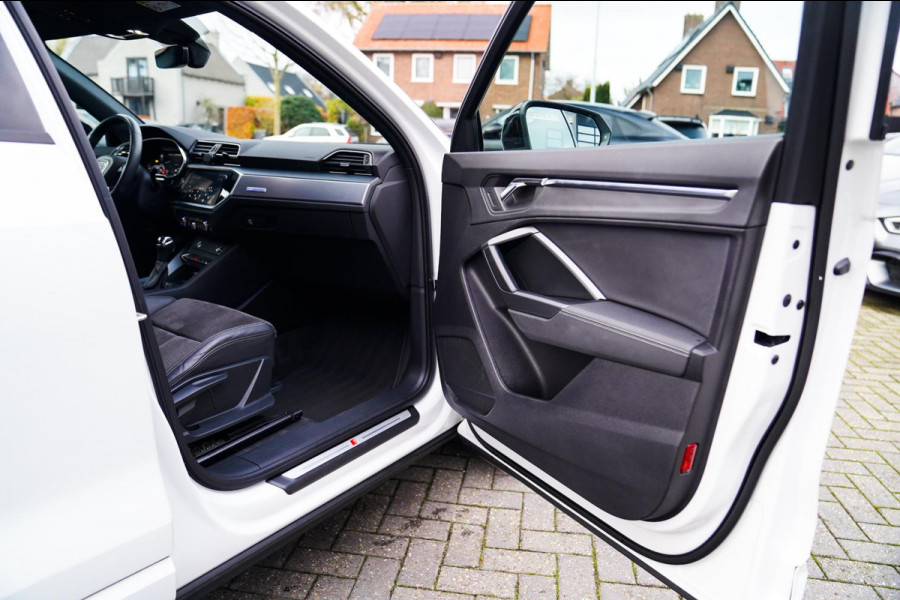 Audi Q3 35 TFSI S Line Pro Line S | 360 Camera | Adaptief Cruise | Voorverwarminginstallatie