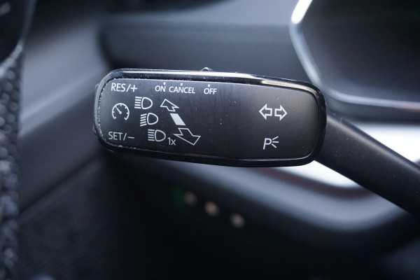 Škoda Octavia 1.0 TSI Sport Business/Trekhaak/17Inch.LMV/ Digitaal Dashboard.