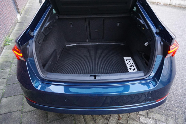 Škoda Octavia 1.0 TSI Sport Business/Trekhaak/17Inch.LMV/ Digitaal Dashboard.