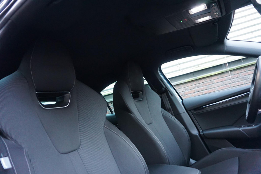 Škoda Octavia 1.0 TSI Sport Business/Trekhaak/17Inch.LMV/ Digitaal Dashboard.