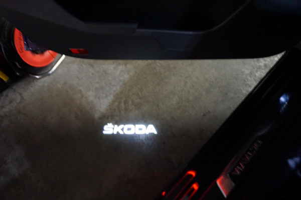 Škoda Octavia 1.0 TSI Sport Business/Trekhaak/17Inch.LMV/ Digitaal Dashboard.