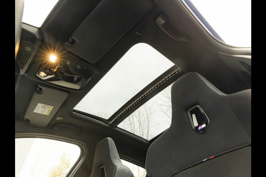 BMW 1-serie M135 xDrive - Pano - Memoryzetels - ACC - Stuurwiel Verwarmd - Head-up