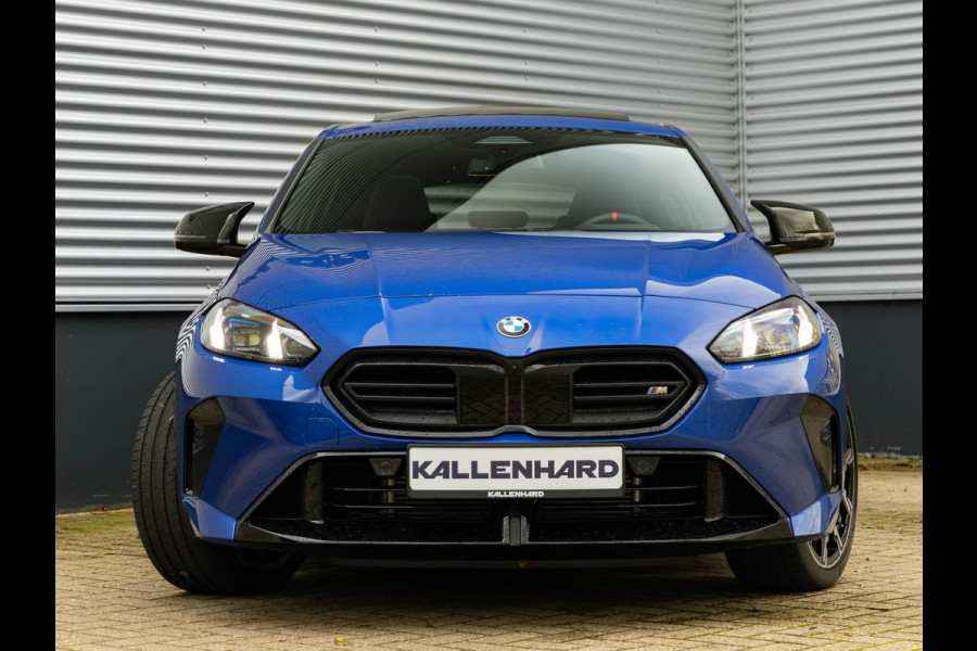 BMW 1-serie M135 xDrive - Pano - Memoryzetels - ACC - Stuurwiel Verwarmd - Head-up