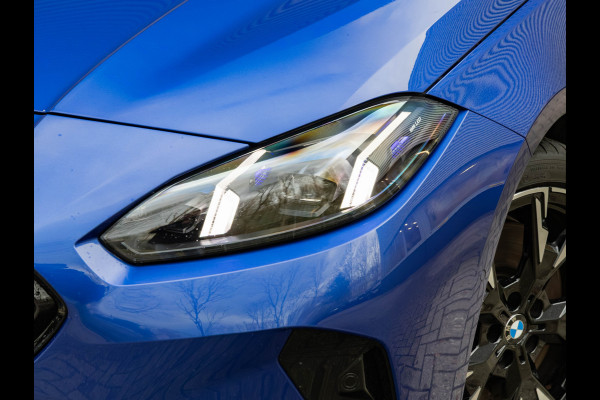 BMW 1-serie M135 xDrive - Pano - Memoryzetels - ACC - Stuurwiel Verwarmd - Head-up