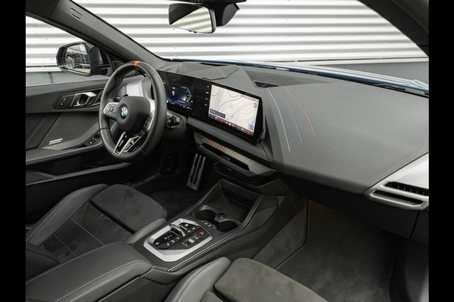 BMW 1-serie M135 xDrive - Pano - Memoryzetels - ACC - Stuurwiel Verwarmd - Head-up