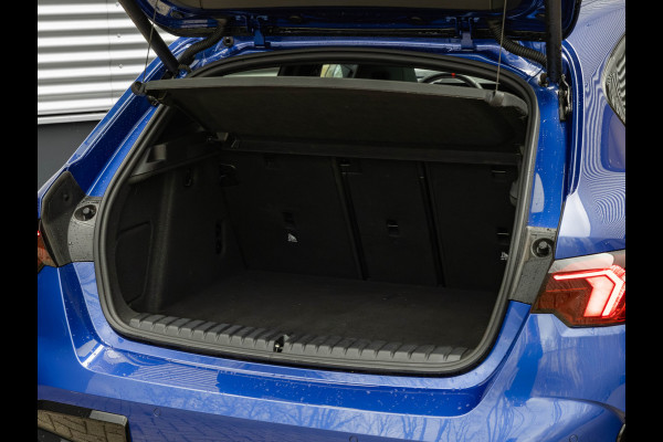 BMW 1-serie M135 xDrive - Pano - Memoryzetels - ACC - Stuurwiel Verwarmd - Head-up
