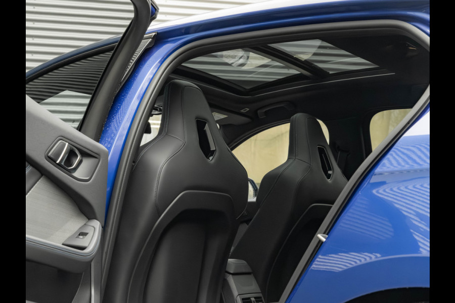 BMW 1-serie M135 xDrive - Pano - Memoryzetels - ACC - Stuurwiel Verwarmd - Head-up