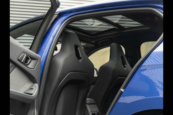 BMW 1-serie M135 xDrive - Pano - Memoryzetels - ACC - Stuurwiel Verwarmd - Head-up