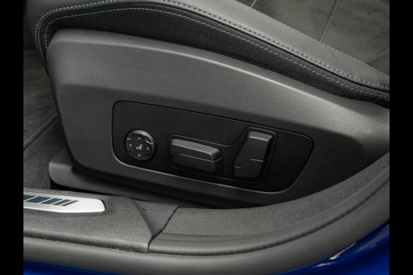 BMW 1-serie M135 xDrive - Pano - Memoryzetels - ACC - Stuurwiel Verwarmd - Head-up