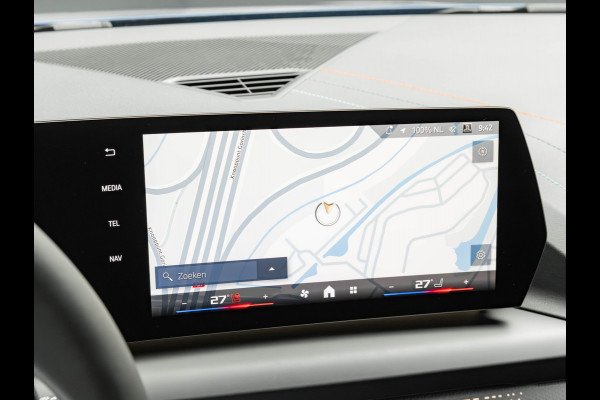 BMW 1-serie M135 xDrive - Pano - Memoryzetels - ACC - Stuurwiel Verwarmd - Head-up