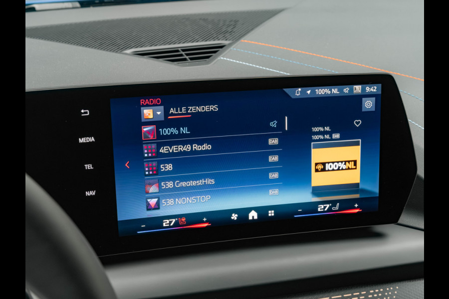 BMW 1-serie M135 xDrive - Pano - Memoryzetels - ACC - Stuurwiel Verwarmd - Head-up