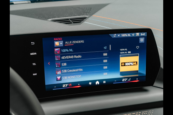 BMW 1-serie M135 xDrive - Pano - Memoryzetels - ACC - Stuurwiel Verwarmd - Head-up