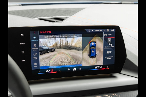 BMW 1-serie M135 xDrive - Pano - Memoryzetels - ACC - Stuurwiel Verwarmd - Head-up