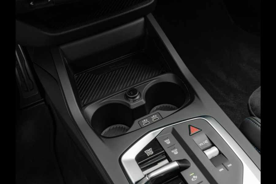 BMW 1-serie M135 xDrive - Pano - Memoryzetels - ACC - Stuurwiel Verwarmd - Head-up