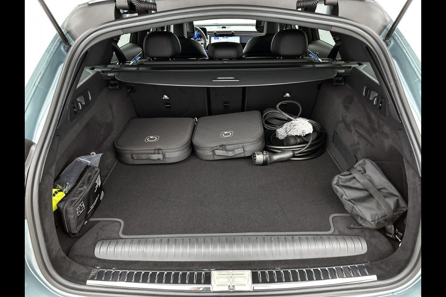 Mercedes-Benz E-Klasse Estate 300 e Sport Edition | Premium pakket | Winter pakket | MBUX Superscreen | Leder pakket | Trekhaak | Rijassistentiepakket Plus | 360°-camera | Stoelventilatie voor | DIGITAL Light |