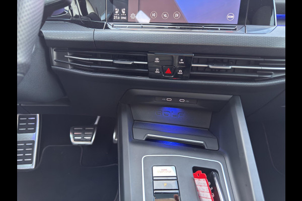 Volkswagen Golf 2.0 TSI GTI Pano Head-Up | 19"Velg | Camera | Vol Leer | Standkachel | Sfeerverl. Matrix-LED-koplamp (IQ.Light) |