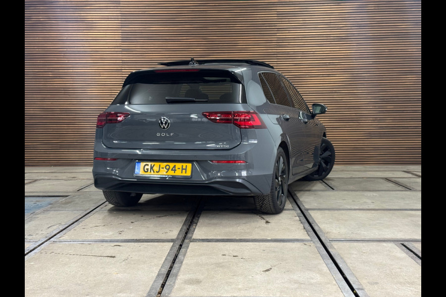 Volkswagen Golf 1.5 eTSI 150pk Style Black Edition | PANO | Camera | Matrix LED | Velours | Ambient | ACC | Carplay | Trekhaak