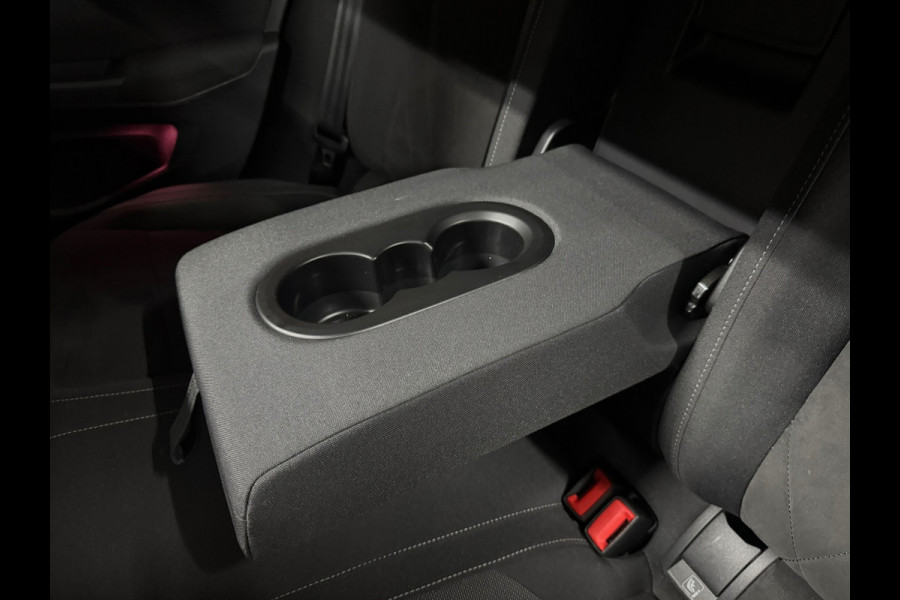 Volkswagen Golf 1.5 eTSI 150pk Style Black Edition | PANO | Camera | Matrix LED | Velours | Ambient | ACC | Carplay | Trekhaak