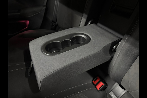 Volkswagen Golf 1.5 eTSI 150pk Style Black Edition | PANO | Camera | Matrix LED | Velours | Ambient | ACC | Carplay | Trekhaak