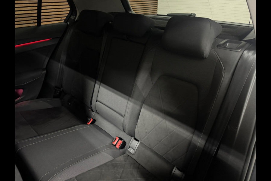 Volkswagen Golf 1.5 eTSI 150pk Style Black Edition | PANO | Camera | Matrix LED | Velours | Ambient | ACC | Carplay | Trekhaak