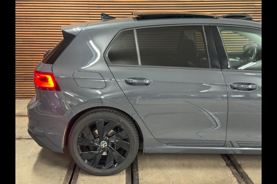 Volkswagen Golf 1.5 eTSI 150pk Style Black Edition | PANO | Camera | Matrix LED | Velours | Ambient | ACC | Carplay | Trekhaak