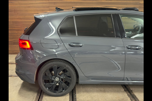Volkswagen Golf 1.5 eTSI 150pk Style Black Edition | PANO | Camera | Matrix LED | Velours | Ambient | ACC | Carplay | Trekhaak