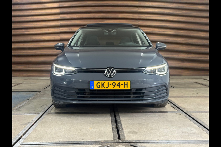 Volkswagen Golf 1.5 eTSI 150pk Style Black Edition | PANO | Camera | Matrix LED | Velours | Ambient | ACC | Carplay | Trekhaak