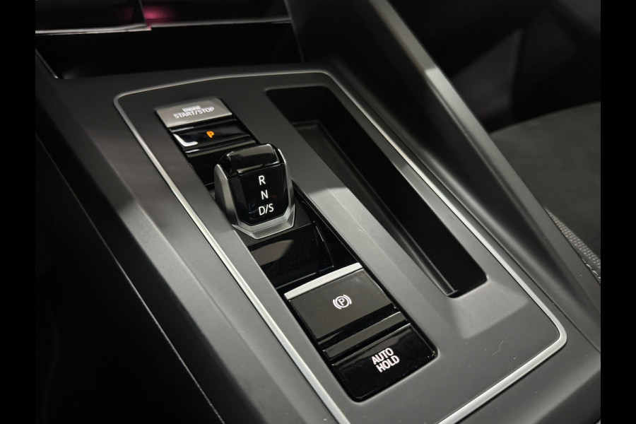 Volkswagen Golf 1.5 eTSI 150pk Style Black Edition | PANO | Camera | Matrix LED | Velours | Ambient | ACC | Carplay | Trekhaak