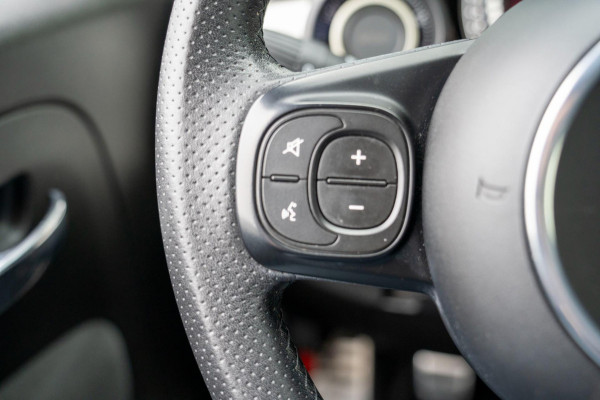 Fiat 500 1.4 T-Jet Abarth 595 70th Anniversary | Prijs rijklaar incl. 12 mnd garantie |17"Lmv Navi Carplay Bluetooth DAB