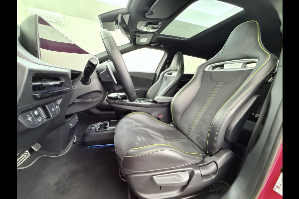Kia Ev6 GT AWD 77.4 kWh SOH 99% VAN: €41.900,- VOOR: €37.877,- UW EINDEJAARSVOORDEEL: €4.023,- | 585PK!| PANO | KIA GARANTIE T/M 2029 | STOEL/STUUR VERW. | 360 CAMERA| ELEK. ACHTERKLEP| HEAD-UP| MERIDIAN AUDIO|