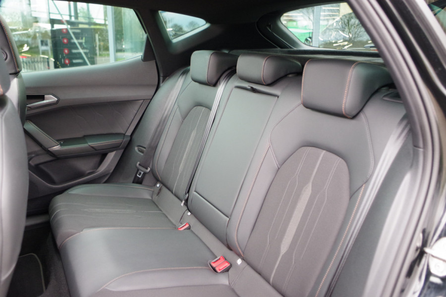 CUPRA Formentor 1.4 e-Hybrid 204 PK Business PHEV, Panoramadak, Groot-Navigatie, Adap. Cruise Control