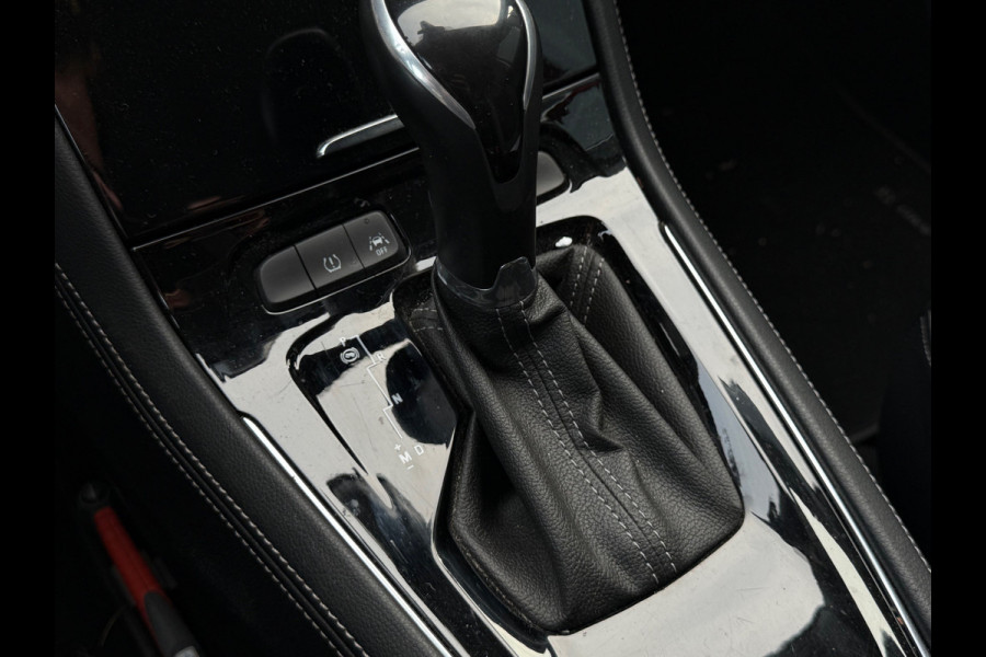 Opel Grandland X BWJ 2019 | 1.2T 131PK Bus Executive AUTOMAAT | TREKHAAK | CAMERA A | LEDER/STOF | NAVI | CLIMA | STOELVERW | CARPLAY | PRIVACY GLASS |