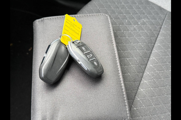 Opel Grandland X BWJ 2019 | 1.2T 131PK Bus Executive AUTOMAAT | TREKHAAK | CAMERA A | LEDER/STOF | NAVI | CLIMA | STOELVERW | CARPLAY | PRIVACY GLASS |