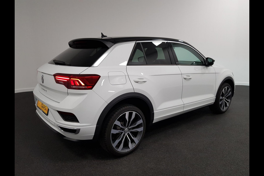 Volkswagen T-Roc 1.5 TSI 150pk DSG United R-Line | Navigatie | 19"Lichtmetalen velgen | Digitale Cockpit | Adaptive Cruise cruise control | Led