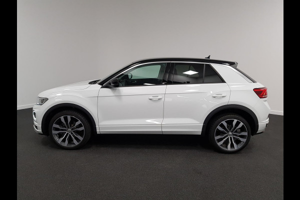 Volkswagen T-Roc 1.5 TSI 150pk DSG United R-Line | Navigatie | 19"Lichtmetalen velgen | Digitale Cockpit | Adaptive Cruise cruise control | Led