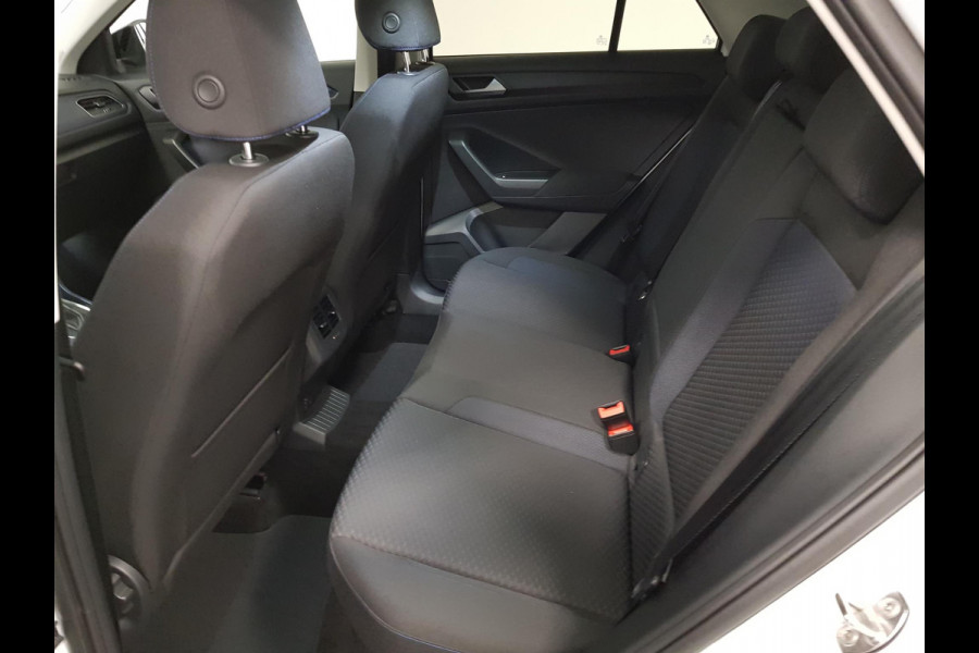 Volkswagen T-Roc 1.5 TSI 150pk DSG United R-Line | Navigatie | 19"Lichtmetalen velgen | Digitale Cockpit | Adaptive Cruise cruise control | Led