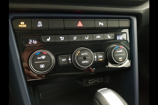 Volkswagen T-Roc 1.5 TSI 150pk DSG United R-Line | Navigatie | 19"Lichtmetalen velgen | Digitale Cockpit | Adaptive Cruise cruise control | Led