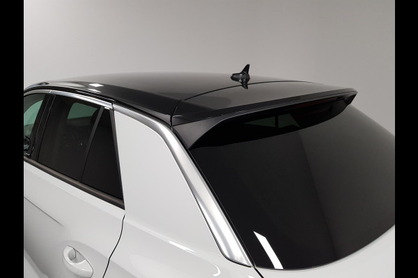 Volkswagen T-Roc 1.5 TSI 150pk DSG United R-Line | Navigatie | 19"Lichtmetalen velgen | Digitale Cockpit | Adaptive Cruise cruise control | Led