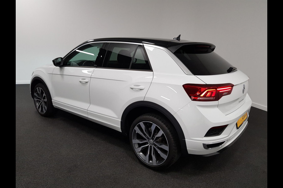 Volkswagen T-Roc 1.5 TSI 150pk DSG United R-Line | Navigatie | 19"Lichtmetalen velgen | Digitale Cockpit | Adaptive Cruise cruise control | Led