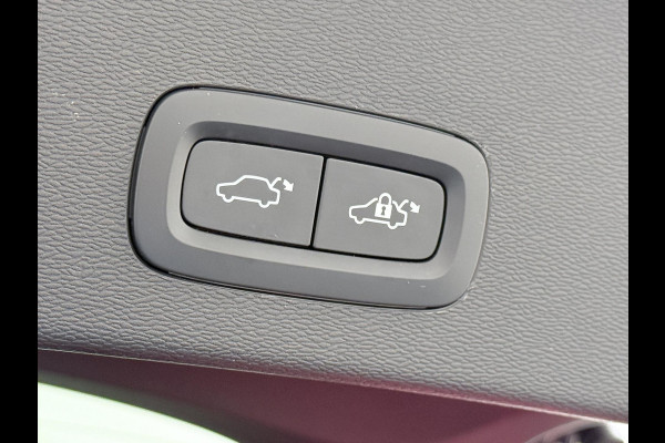 Volvo C40 Recharge Plus 69 kWh VAN: 34.900,- VOOR: 30.877,- UW EINDEJAARSVOORDEEL: 4.023,- SOH 93% STOEL/ STUURVERW. | PANO| WARMTEPOMP| ELEK. TREKHAAK| ELEK. ACHTERKLEP| DODE HOEK|