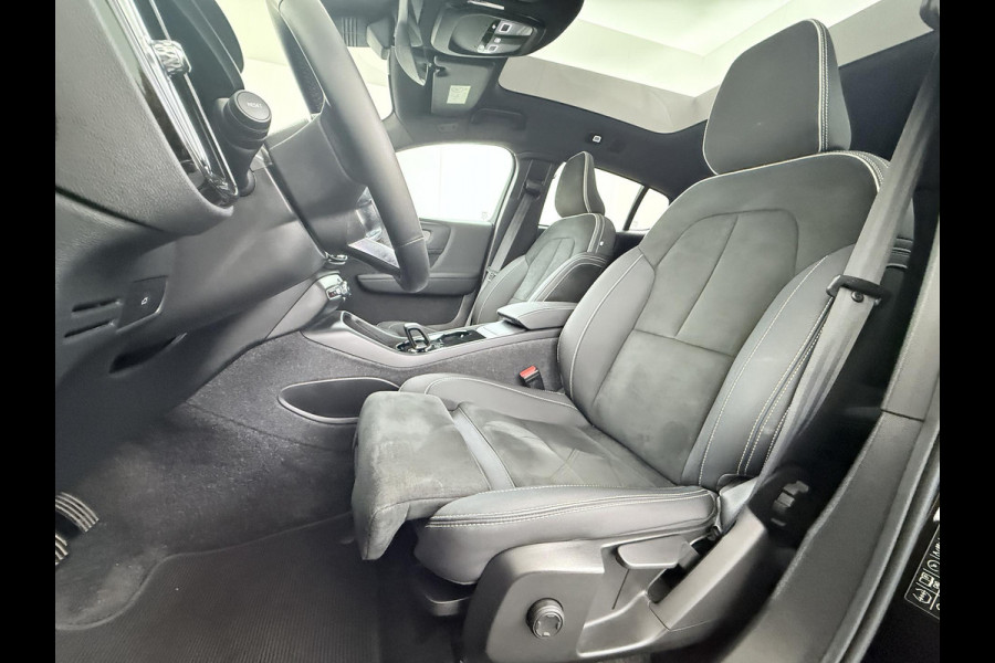 Volvo C40 Recharge Plus 69 kWh VAN: 34.900,- VOOR: 30.877,- UW EINDEJAARSVOORDEEL: 4.023,- SOH 93% STOEL/ STUURVERW. | PANO| WARMTEPOMP| ELEK. TREKHAAK| ELEK. ACHTERKLEP| DODE HOEK|