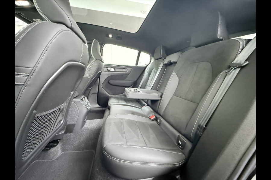 Volvo C40 Recharge Plus 69 kWh VAN: 34.900,- VOOR: 30.877,- UW EINDEJAARSVOORDEEL: 4.023,- SOH 93% STOEL/ STUURVERW. | PANO| WARMTEPOMP| ELEK. TREKHAAK| ELEK. ACHTERKLEP| DODE HOEK|